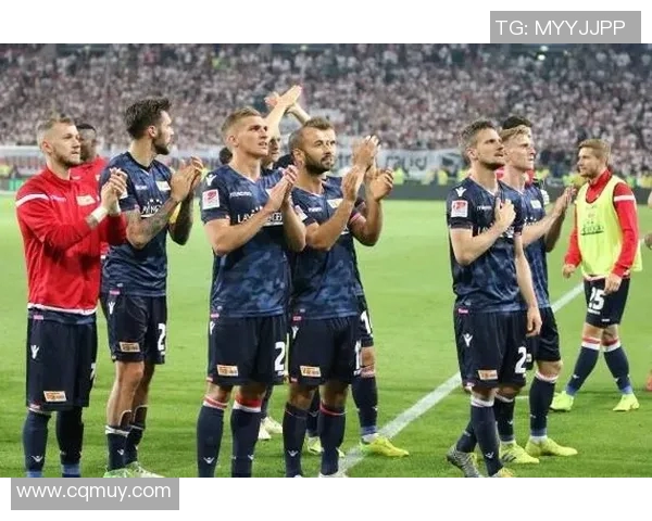 伯斯光荣与西方联队的激烈对决揭示了足球战术与团队协作的重要性